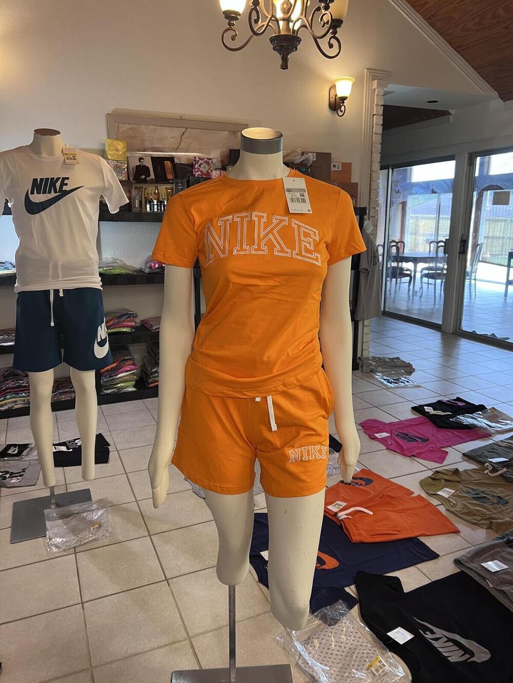 Women’s Nike short/shirt set size large